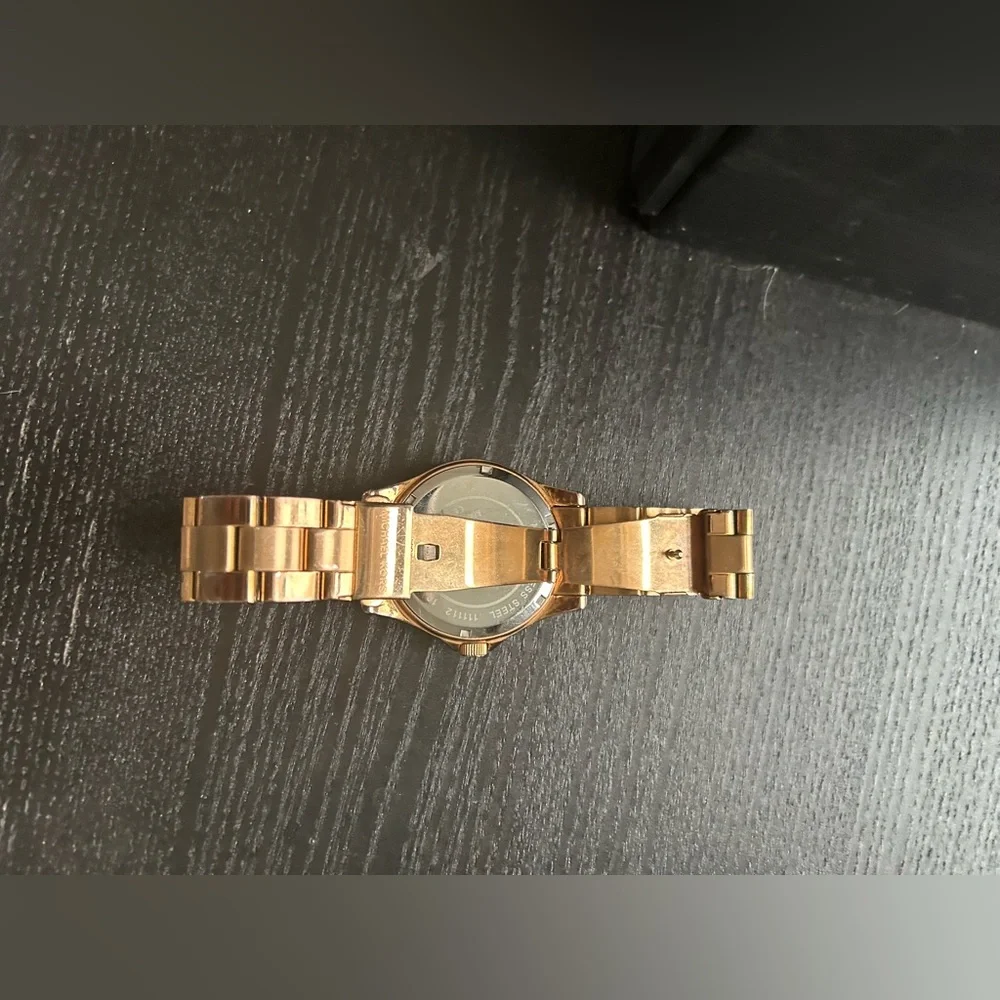 Michael Kors watch - Picture 3 of 3